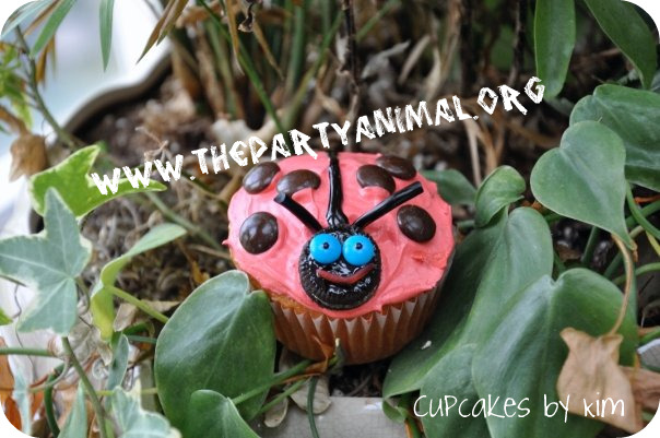 cupcakes designs for birthdays. Ladybug Cupcake designs I